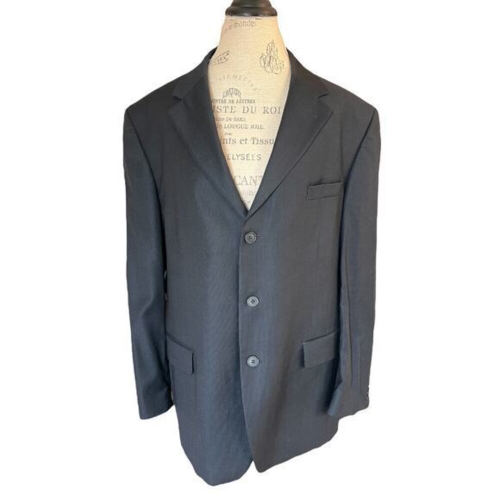 Andrew Fezza Gray Wool Blend Blazer Sport Jacket. Three button front, men's